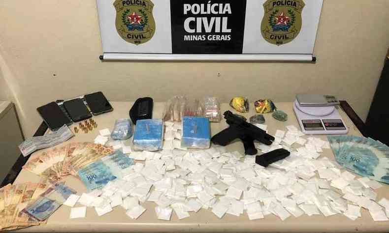 A droga foi encontrada em um stio em Nova Serrana(foto: Divulgao/ Polcia Civil)
