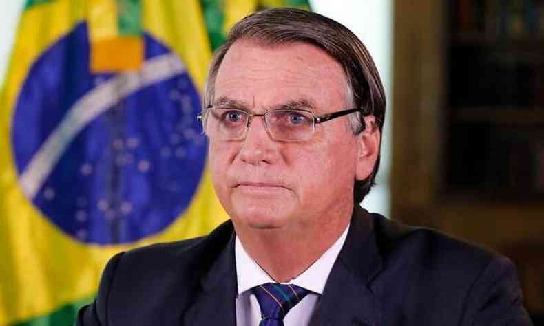 Bolsonaro se prepara para discursar