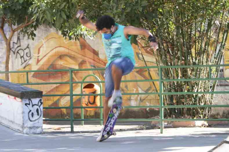 Skates para crianas iniciantes custam entre R$ 660 e R$ 2 mil. Aps a medalha de prata da jovem Rayssa Leal, vendas amanheceram aquecidas em BH(foto: Edsio Ferreira/EM/D.A.Press)
