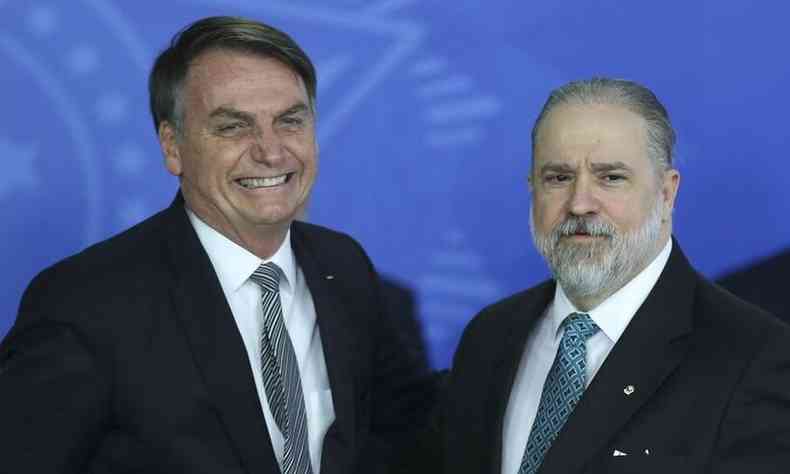 Bolsonaro sorriu no dia da posse de Aras na PGR(foto: José Cruz/Agência Brasil)