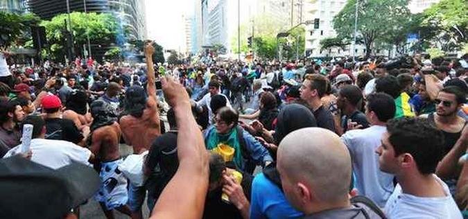 Milhares de manifestantes se reuniram pelo terceiro dia consecutivo em Belo Horizonte para protestar(foto: Alexandre Guzanshe/EM/DA Press)