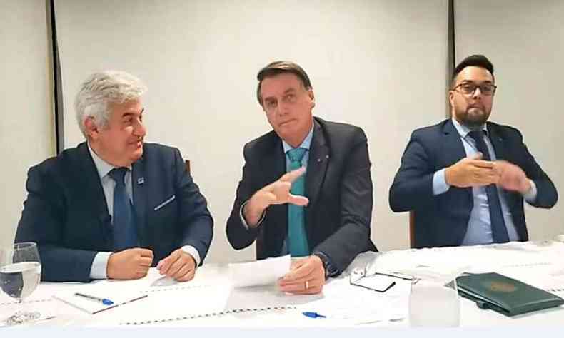 Bolsonaro defende a produo do medicamento contra o novo coronavrus(foto: Reproduo/Facebook)