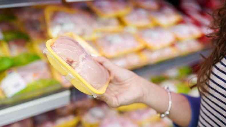 Segundo Associao Paulista de Supermercados, frango ficou 8,6% mais caro em agosto nos supermercados paulistanos