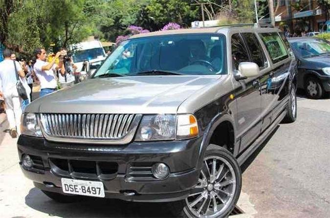 Carro funer�rio com o corpo de Chor�o saiu de S�o Paulo no fim da tarde desta quarta-feira(foto: RAUL MONTECINOS/FUTURA PRESS/ESTADAO CONTEUDO )