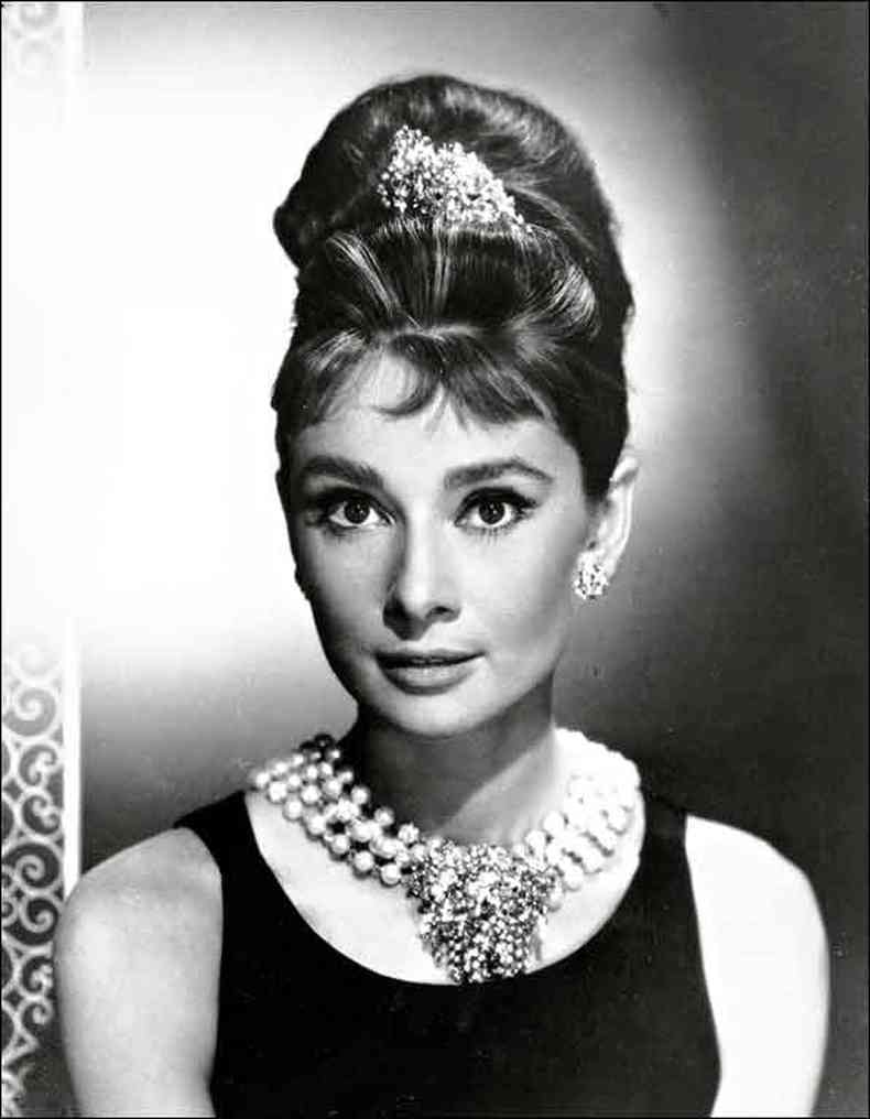 Audrey Hepburn interpretou a personagem Holly Golightly no longa Bonequinha de luxo, de 1961(foto: AP Photo)