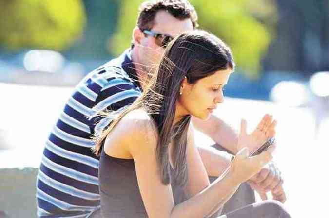 Tas Nascimento e o marido, ltimo Rangel, no conseguiram sinal na Praa do Papa: 'Infelizmente, no deu para conectar de jeito nenhum', lamenta a terapeuta (foto: ( ALEXANDRE GUZANSHE/EM/D.A PRESS))