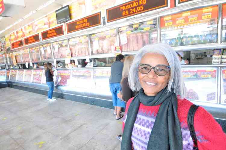 A aposentada Elizabeth Vieira voltou a comprar picanha para o churrasco e tambm outros cortes