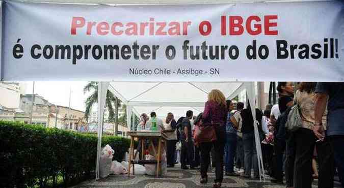 Manifestao dos funcionrios do IBGE pela autonomia tcnica e democratizao do rgo(foto: Tnia Rgo/Agncia Brasil)