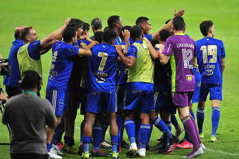 Goleada sobre o Patrocinense por 4 a 0 fez Cruzeiro alcanar seis vitrias na primeira fase do Mineiro(foto: Ramon Lisboa/EM D.A Press)