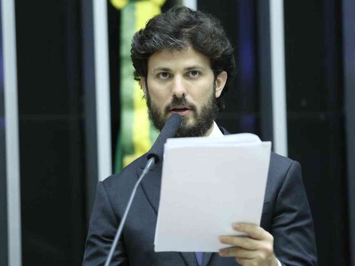 Jornalista Eduardo Costa recebe convite para ser vice de Romeu