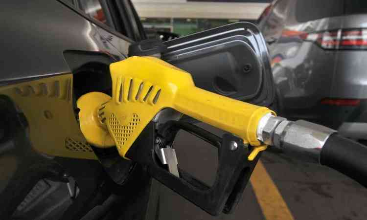 Gasolina a R$ 3,225 em BH no Dia Livre de Impostos - Economia - Estado de  Minas