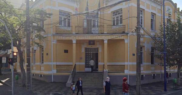Funcionário público rouba notebook para pagar programa com travesti em MG - Estado de Minas