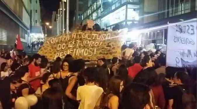 Manifestao em Belo Horizonte contra o estupro coletivo e a cultura do estupro(foto: Rodrigo Clemente/EM/D.A.Press)