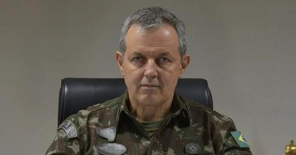 General assume comando do Exército e recebe R$ 770 mil