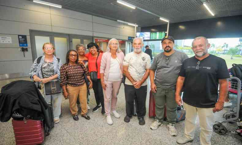 Parte do grupo de evanglicos no desembarque do Aeroporto de Confins 