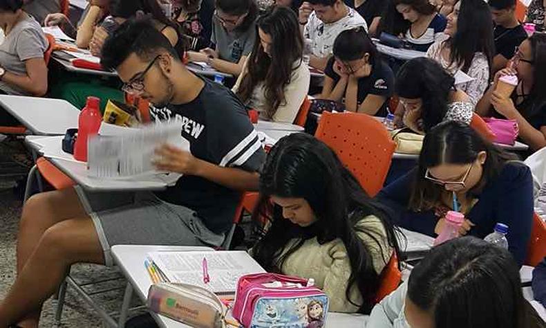 Acerta Física Resposta - aulões temáticos até o Enem.(foto: Divulgação) Acerta Física Resposta - aulões temáticos até o Enem.(foto: Divulgação)