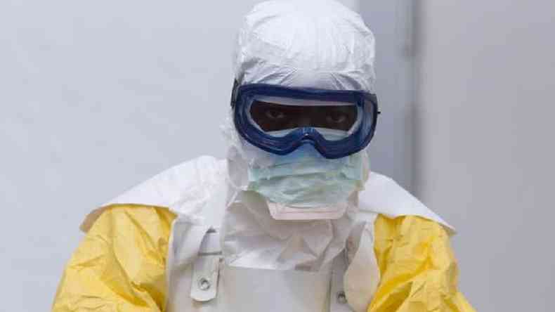 O ebola se espalha pelo contato fsico prximo com pessoas infectadas(foto: AFP)