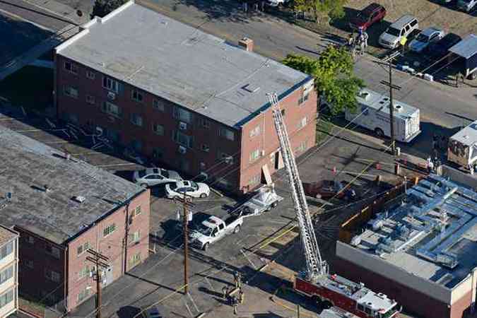 Equipes especializadas trabalham incessantemente para desarmar os explosivos(foto: KEVORK DJANSEZIAN / GETTY IMAGES NORTH AMERICA / AFP)