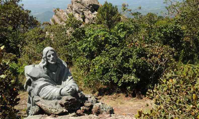 O Cristo no Horto das Oliveiras, da mesma escultora, tambm pode ser admirado no alto da serra(foto: Beto Novaes/EM/D.A Press - 19/1/17)