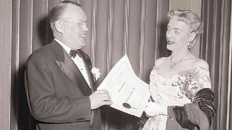 Em 1953, Sociedade Escandinava de Nova York a chamou de 'mulher do ano'