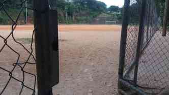 Campo de futebol onde menina alegou ser estuprada na Pampulha(foto: Leandro Couri/EM/DA Press)