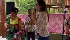 Ivete Sangalo canta em festa junina de escola das filhas