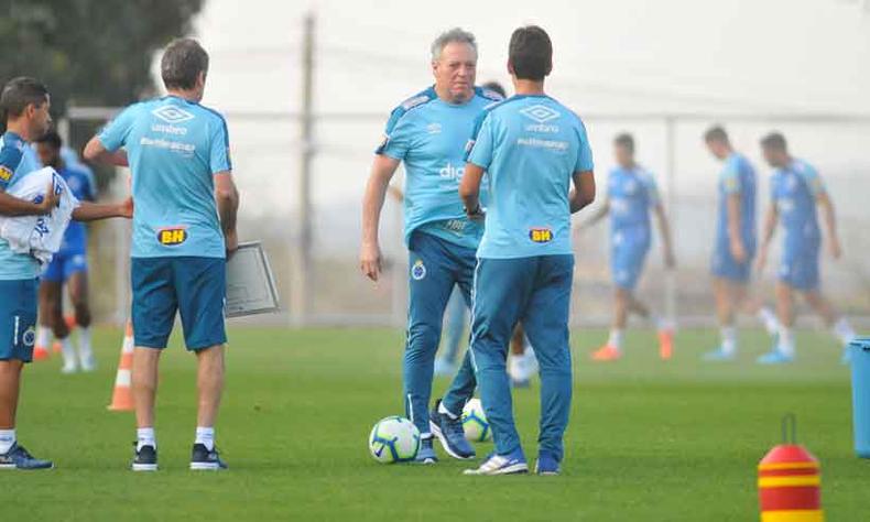 Mesmo com tempo mínimo para treinamento, Abel comandará o time se tiver o nome publicado hoje no BID(foto: ALEXANDRE GUZANSHE/EM/D.A PRESS) Mesmo com tempo mínimo para treinamento, Abel comandará o time se tiver o nome publicado hoje no BID(foto: ALEXANDRE GUZANSHE/EM/D.A PRESS)