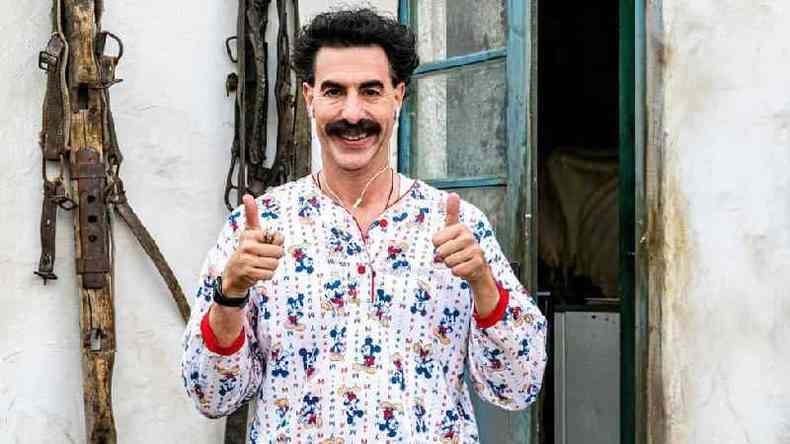 Sacha Baron Cohen retorna como Borat 14 anos depois do filme original(foto: Amazon Studios)