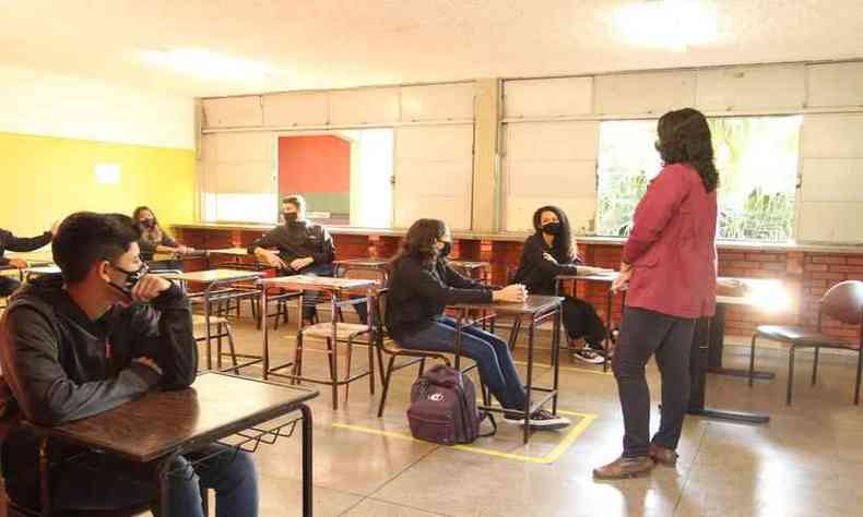 Educadores retornaram s aulas nesta quinta-feira (19/8) aps fim da greve sanitria(foto: Edsio Ferreira/EM - DA/Press - Belo Horizonte - MG)