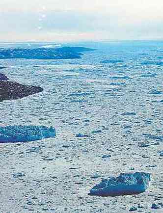 Mar rtico: no ms passado, a cobertura de gelo na regio foi 2,17% menor que a mdia entre 1981 e 2010(foto: SLIM ALLAGUI/AFP %u2013 28/5/08)