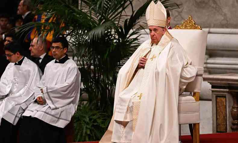 Papa Francisco presidirá funeral de Bento XVI em 5 de janeiro -  Internacional - Estado de Minas