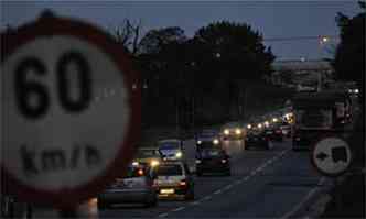 Engarrafamento na 381 no retorno do feriado exigiu cautela dos motoristas(foto: Juarez Rodrigues/EM/DA Press)