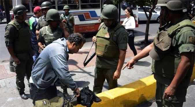Governo aumentou o n�mero de soldados nas ruas depois de anunciar novas medidas contra a oposi��o(foto: AFP PHOTO/LEO RAMIREZ )