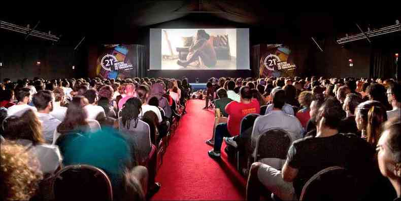 Vencedor da Mostra Aurora, Baixo Centro foi exibido no Cine Tenda durante o festival, encerrado no sbado (foto: JACKSON ROMANELLI/UNIVERSO PRODUO)