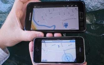 No Bairro Bet�nia, Samsung Galaxy Note mostra interrup��o na rua Geralda Antunes dos Santos de forma correta, enquanto iPhone mostra a mesma rua como se estivesse livre(foto: Silas Scalioni/EM/D.A Press)