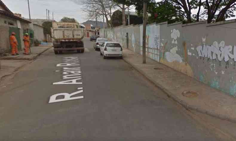 Crime aconteceu na Rua Anair Rosa, no Bairro Resplendor, em Igarap(foto: Reproduo/Google Street View)