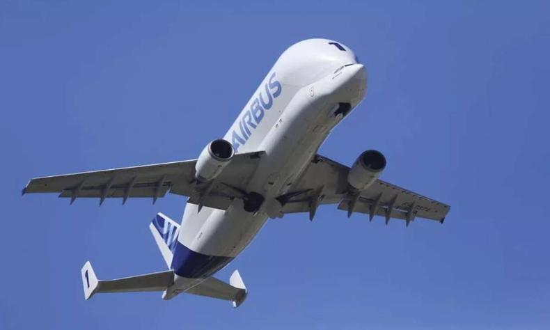 Avio cargueiro Airbus Beluga ST