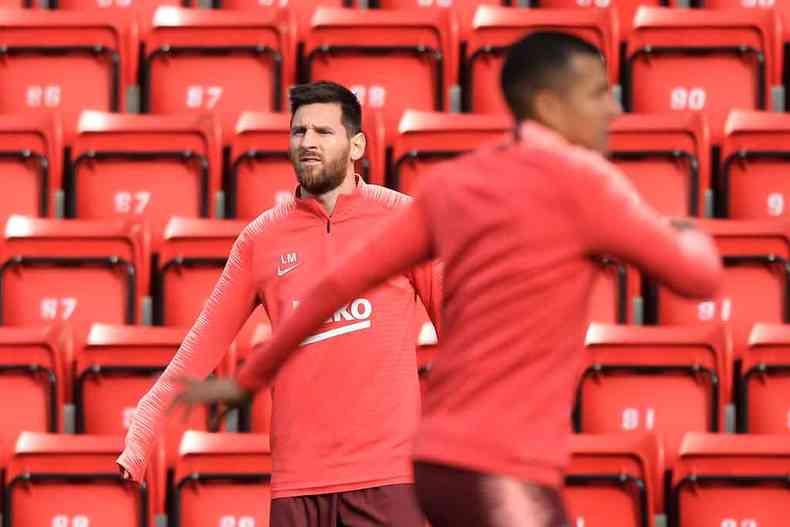 Eleito o melhor em campo na goleada dos catales por 3 a 0 na ida, no Camp Nou, Messi  a aposta dos espanhis para ratificarem a vaga(foto: LINDSEY PARNABY/AFP)