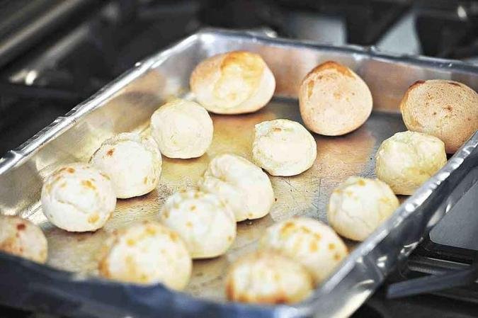 De dar água na boca: para Amanda, o sabor do pão de queijo de Minas é inigualávelLeandro Couri/EM/D.A Press - 7/5/15 De dar água na boca: para Amanda, o sabor do pão de queijo de Minas é inigualávelLeandro Couri/EM/D.A Press - 7/5/15