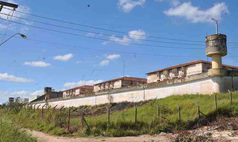 Complexo Penitencirio Nelson Hungria est interditado desde a ltima quinta-feira e no pode mais receber detentos(foto: Jair Amaral/EM/D.A Press)