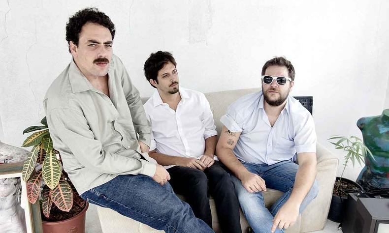 Fabio Walter, Marcus Soares e Victor Piva Schiavon formam a banda Dada Hotel, que manda para as plataformas digitais ''Dilúvio/Deserto'', com 12 faixas(foto: Alexandre Mota/DIVULGAÇÃO) Fabio Walter, Marcus Soares e Victor Piva Schiavon formam a banda Dada Hotel