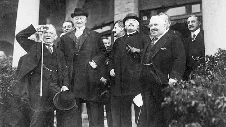 O britnico David Lloyd George, o francs Alexandre Millerand e o italiano Francesco Nitti conduziram a Conferncia de San Remo, na qual foi oficializada a distribuio do Oriente Mdio.(foto: Getty Images)