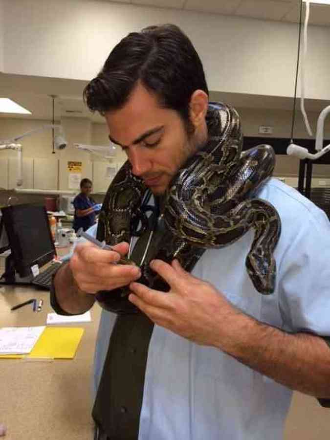 O veterinrio Evan Antin, eleito pela revista People como o mais sexy do mundo(foto: Reproduo/Internet)