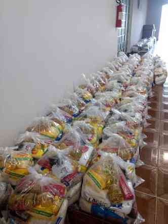 Campanha arrecadou mais de 200 cestas básicas, além de brinquedos, que serão doados aos familiares das vítimas