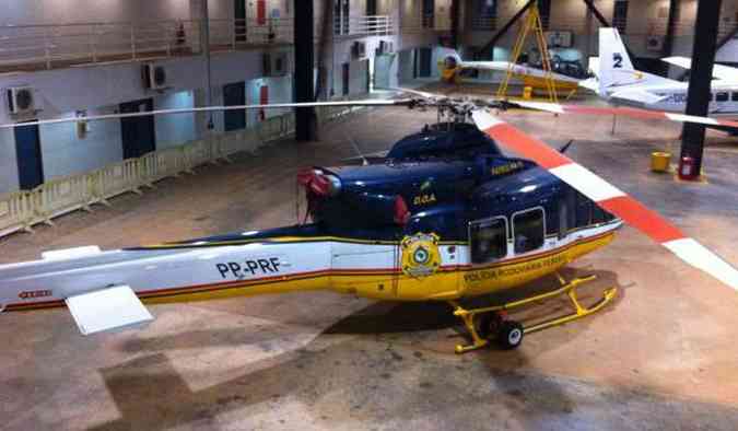 Helicptero da Polcia Rodoviria Federal est parado e sem previso de voltar a ser usado em misses (foto: Reproduo/CB/D.A Press)