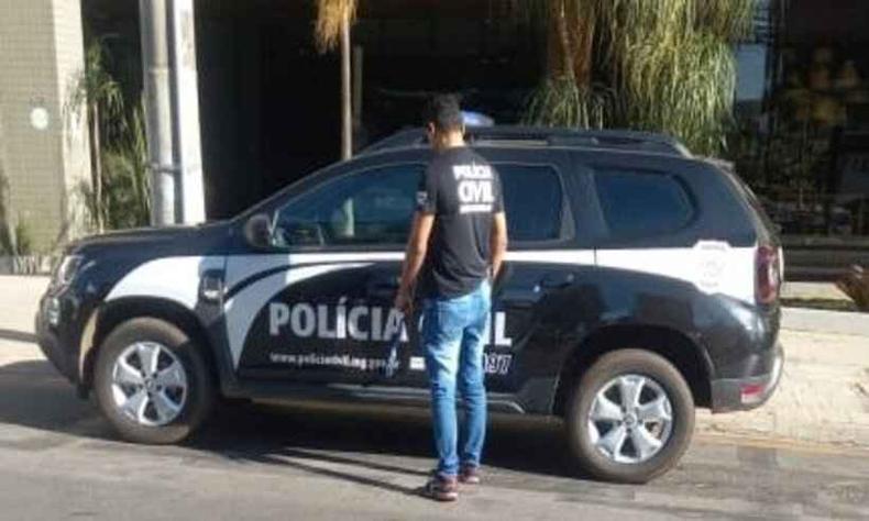 Polcia Civil em Nova Lima, onde cumpriu mandado de busca contra influenciador 
