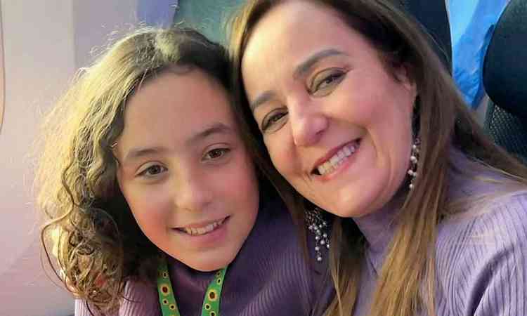 Flvia Callafange  diretora da Hidden Disabilities Sunflower na Amrica Latina e sua filha, Felcia, tem autismo