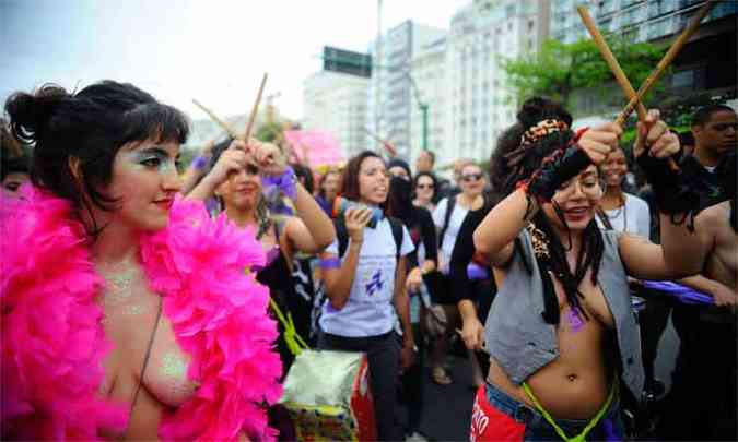 Palavra de ordem das mulheres  a defesa da liberdade sobre o prprio corpo (foto: Fernando Frazao/Agncia Brasil )