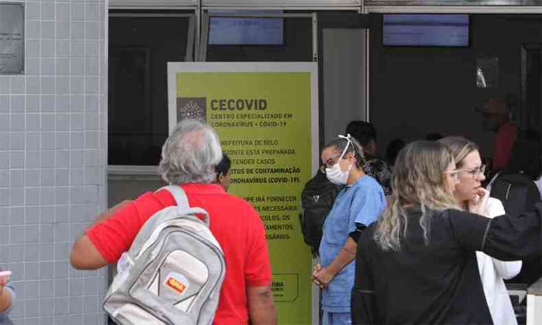 Na Regio Centro-Sul, onde a prefeitura instalou um centro de sade dedicado  COVID-19, 45 pessoas j morreram at esta tera-feira (21)(foto: Edsio Ferreira/EM/D.A Press)