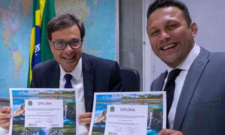 Renzo Gracie ( direita)  diplomado embaixador do turismo internacional pela Embratur(foto: Embratur/Diulgao)